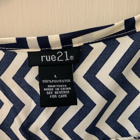 Mid length chevron dress - Picture 3 of 3